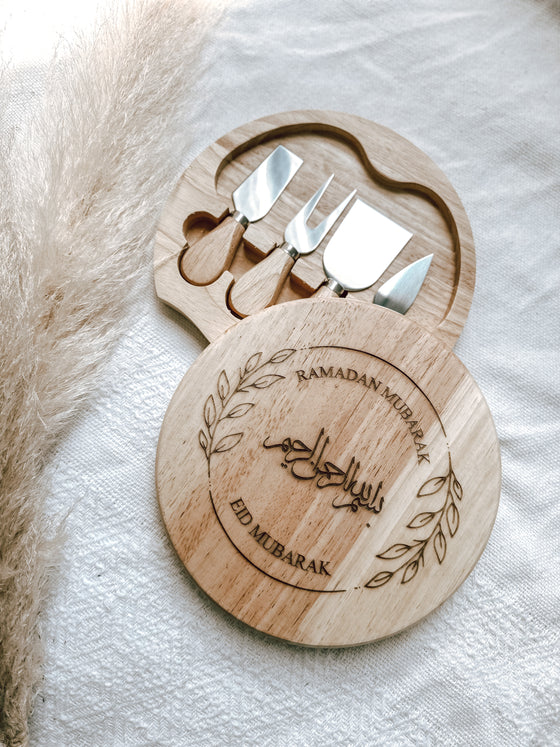 Engraved Board with 4 Piece Cheese Knife Set