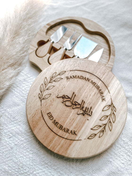 Engraved Board with 4 Piece Cheese Knife Set