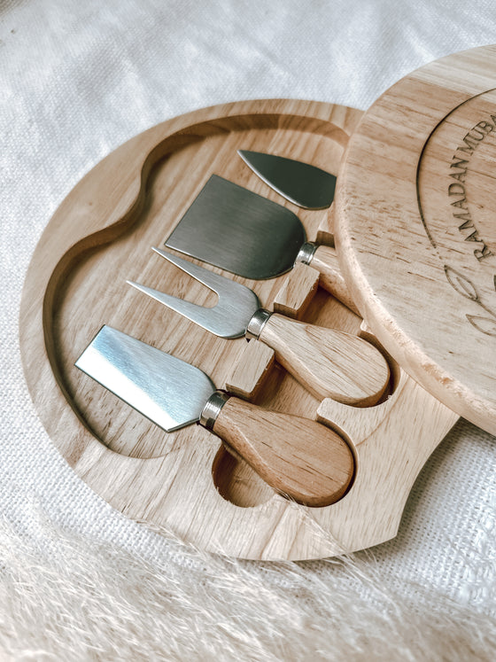 Engraved Board with 4 Piece Cheese Knife Set